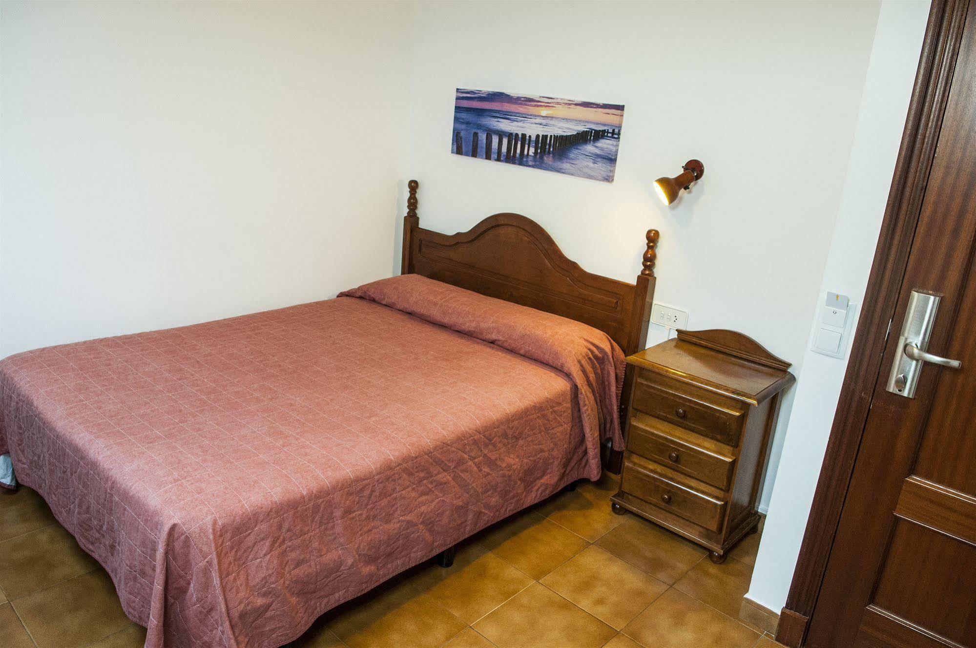 מאהון Hostal La Isla מראה חיצוני תמונה